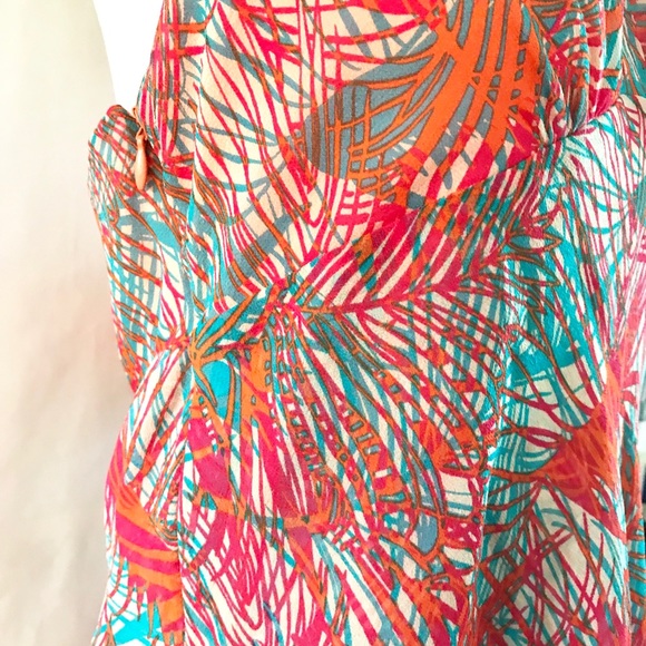 BCBG halter top, size M, 100% silk, worn twice - Picture 5 of 9